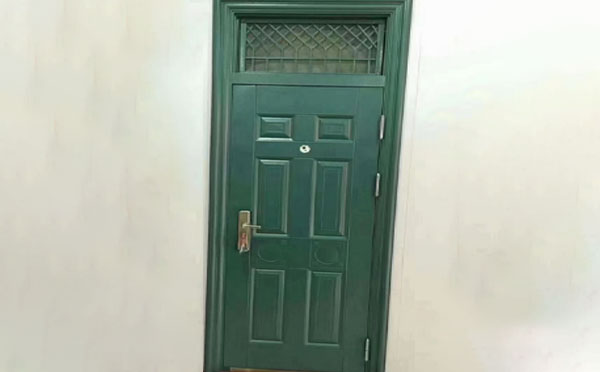 白河学校教室门