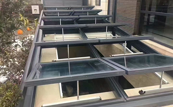 某轨道交通车辆维修车间白河排烟窗应用