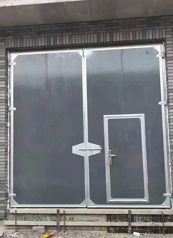 白河工业平开门在大型设备制造车间的应用实例