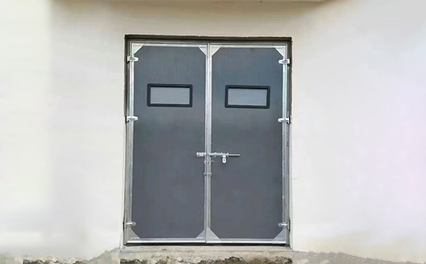 白河工业门在高温作业区域的运行表现